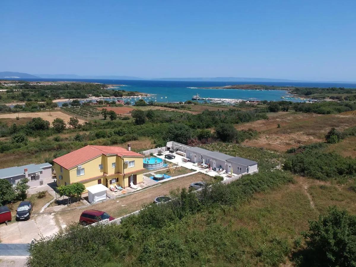 Apartment Silvija Ližnjan