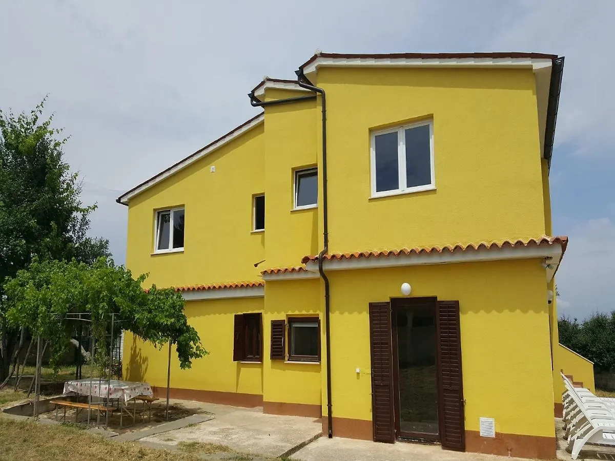 Apartment Silvija Ližnjan